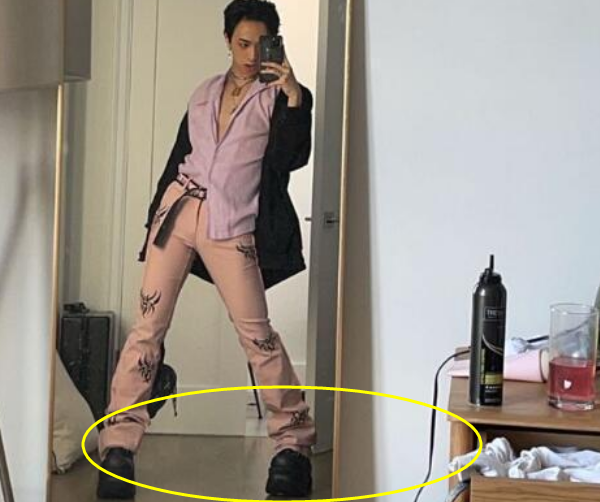 伊能静儿子刚晒男生亲密照,又与外国女友人搂腰相拥,交友方式成谜