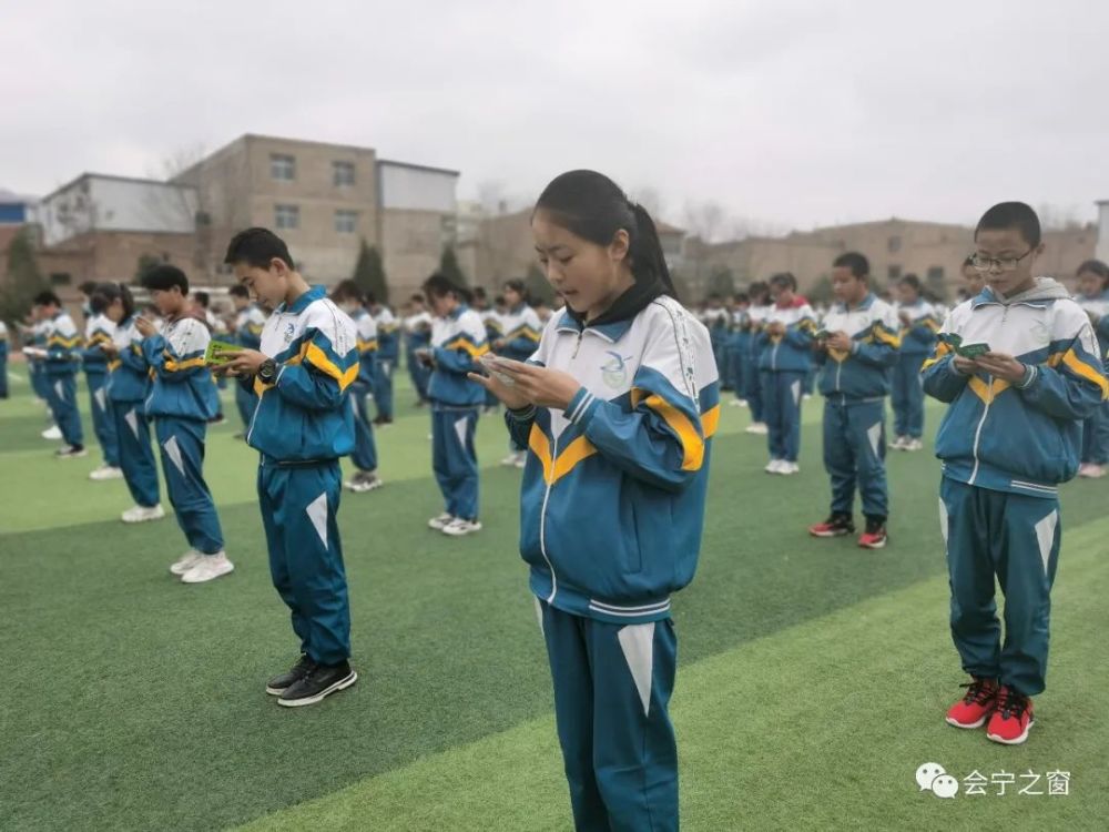 会宁实验中学背书的孩子刷了屏