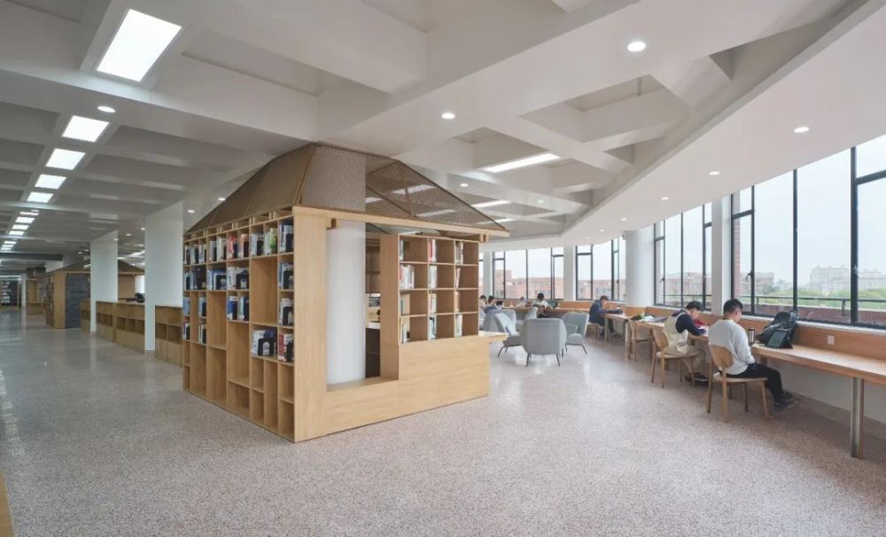 上海交大图书馆大变身!6层空间6个妙招,学生们超爱!
