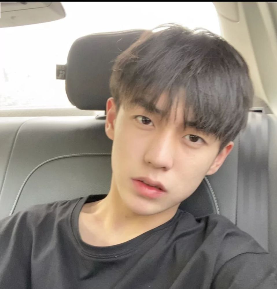 "余庆伟高清壁纸,快来看看帅哥吧"