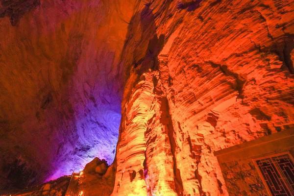 "中国最美的地方",中国最美六大旅游洞穴——腾龙洞