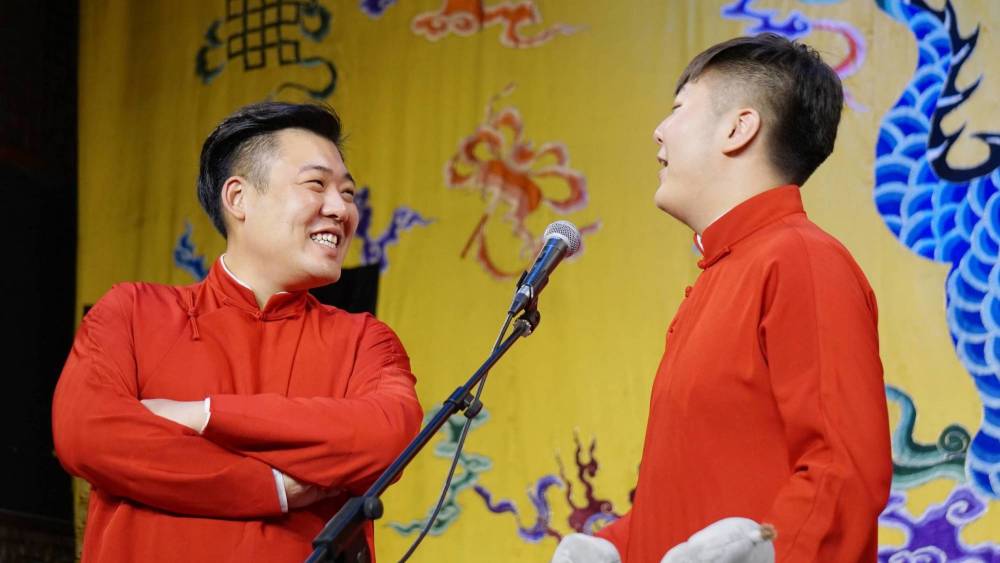 德云社李斯明过生日搭档张鹤帆安排吃火锅邀请了气氛组