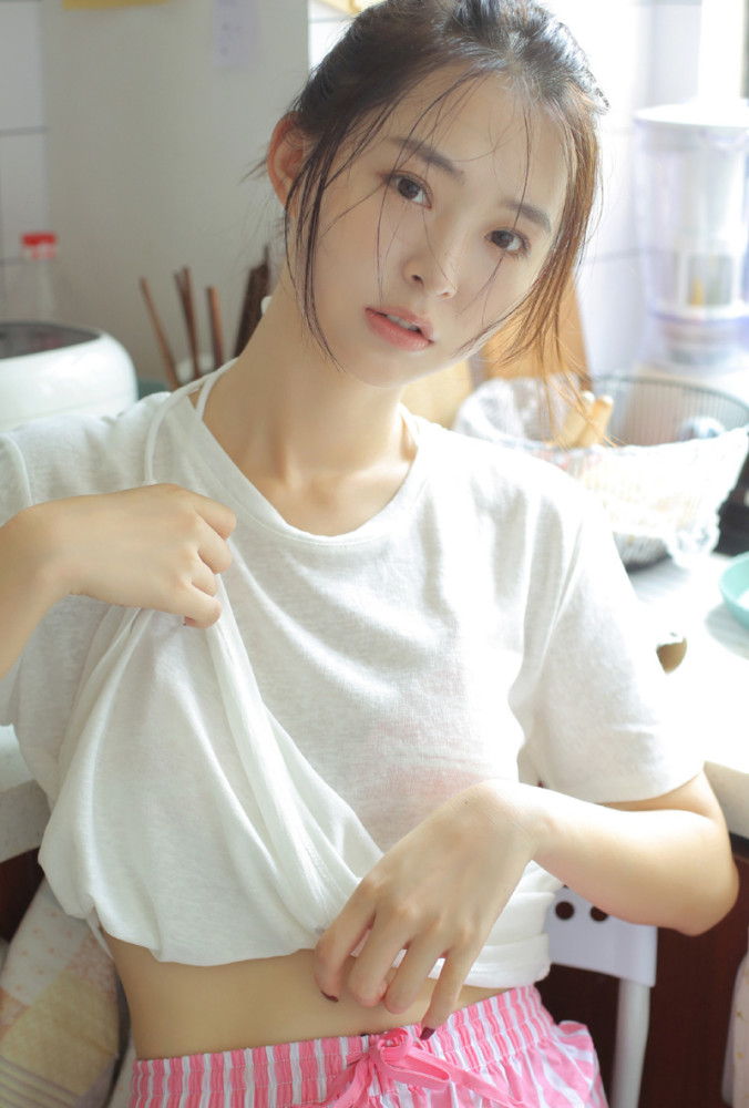 邻家漂亮好看气质妹妹养眼好身材