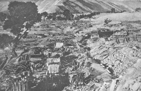 民国古浪强烈地震——哀鸿遍野,惨不忍睹,一修女怀抱四名孤儿埋于屋瓦