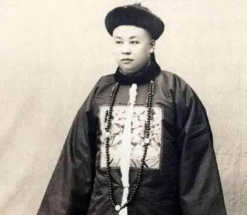 李鸿章混血孙子继承巨额家产,用一生悲剧证明:留财不如留德