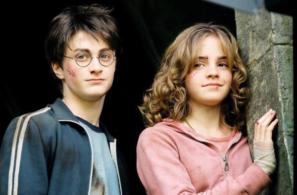 《哈利·波特》:为什么电影中的金妮·韦斯莱不如小说