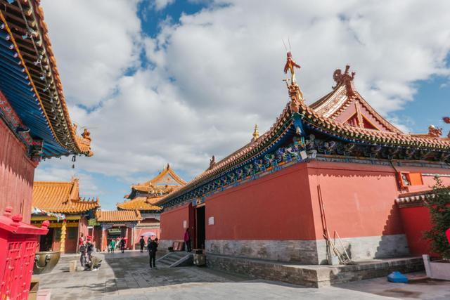 呼和浩特大召寺,第1次来都不能错过的地方,感受建筑之