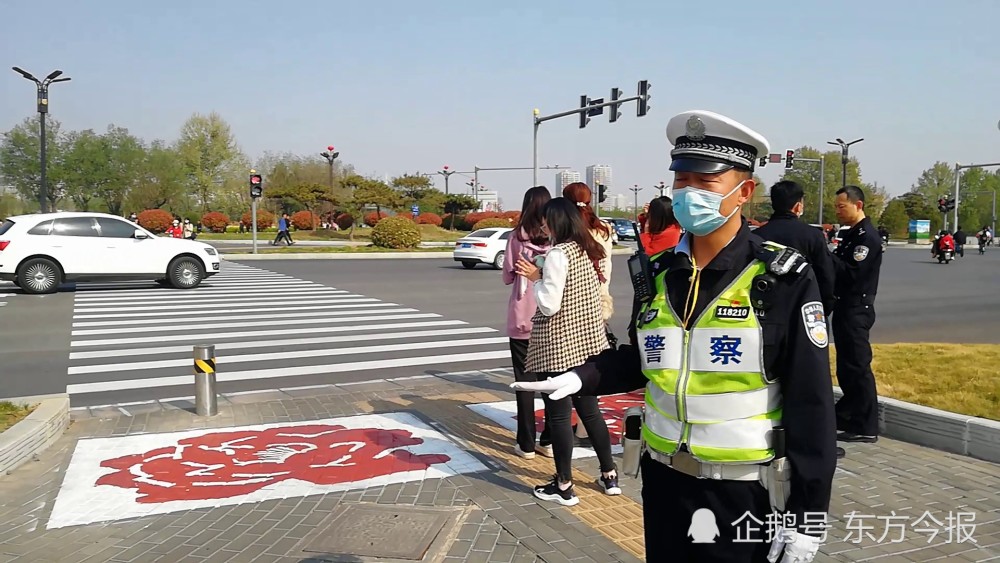 惊喜!洛阳部分红绿灯变"牡丹花"