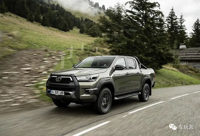 2021年丰田海拉克斯hilux:强悍的2.8柴油皮卡