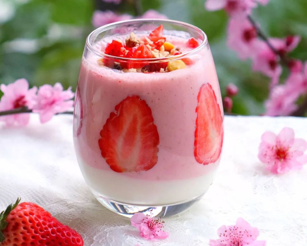 春天就是吃草莓的季节啊!n种神仙吃法,酸甜清香,一口满足少女心