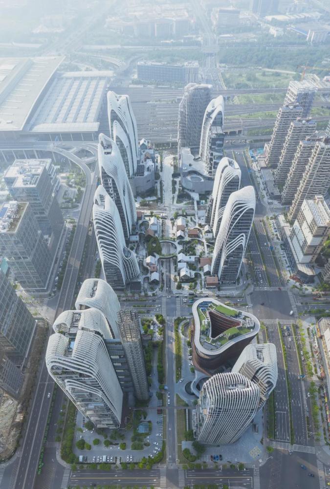 南京新地标—证大喜马拉雅中心建成,建筑呈现"山水城市"理念_腾讯