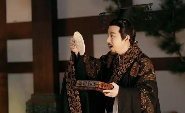 他是秦昭襄王嬴稷的儿子在位仅三天就去世孙子却立下不世之功