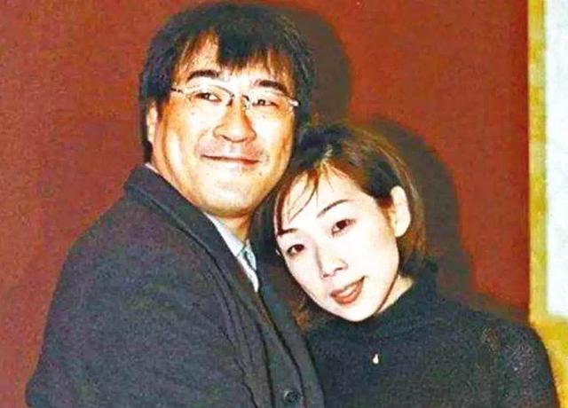 李宗盛现身周华健演唱会,小27岁三婚娇妻罕露面,气质不输林忆莲