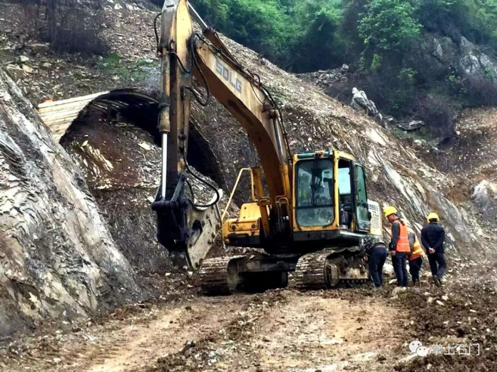 【炉慈高速】仙阳湖过湖大桥建设进度快!