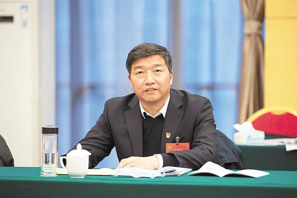 省委组织部宣布省委决定:胡超文同志任中共恩施州委委员,常委,书记