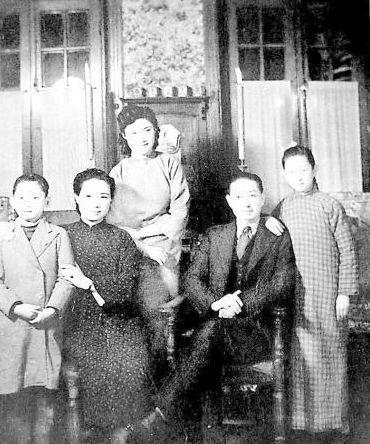为给梅兰芳梳头,王明华主动绝育,却让位福芝芳,37岁孤苦病死