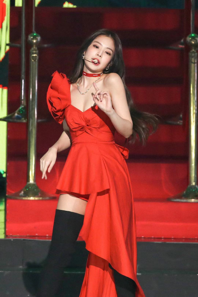 blackpink jennie永远的红玫瑰女王