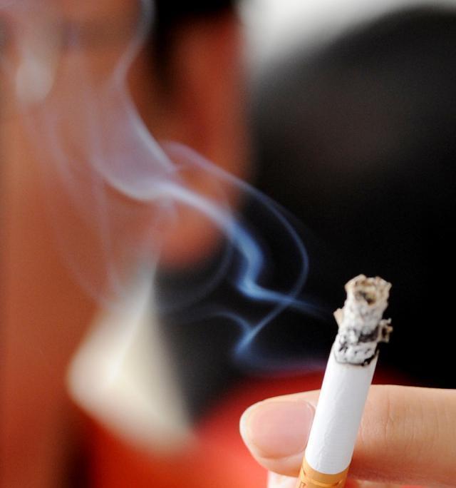 女士抽烟,是时尚?还是跟风?
