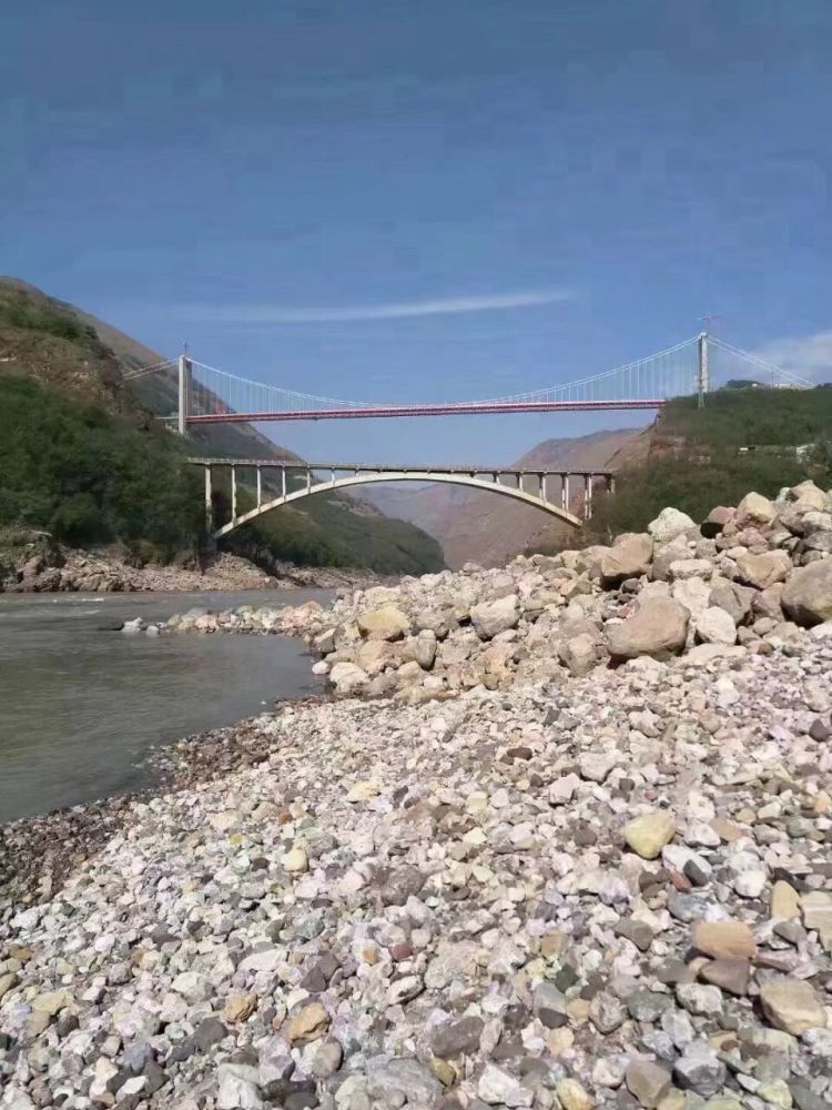 云南昭通巧家白鹤滩水电站正式开始蓄水,世界在建最大
