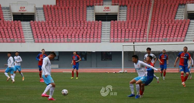 高翔梅开二度 热身赛青岛队2-1战胜青岛青春岛