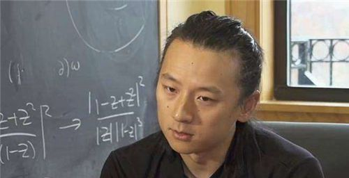 物理天才尹希:31岁成哈佛教授,却无法回国,美方:他自愿留下的