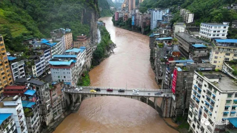 送一套房也不敢去住的盐津,两边都是悬崖绝壁,云南