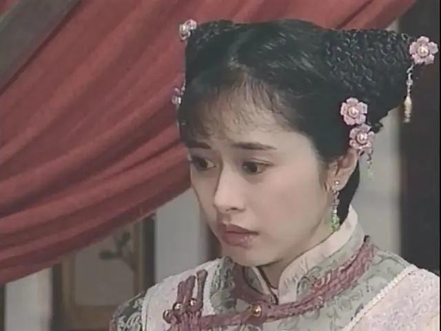 "最美钟灵"何美钿,仅用笑眼弯弯就俘获了观众的心