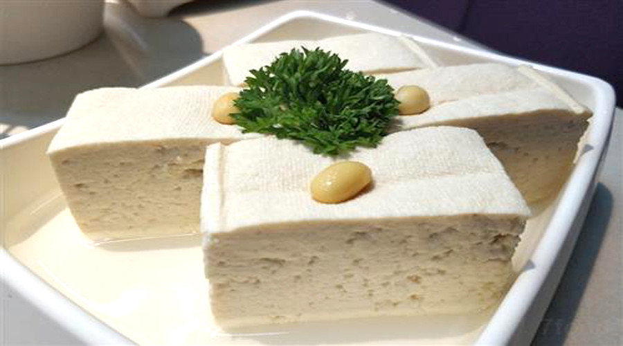 补充蛋白:豆腐含有丰富的蛋白质.