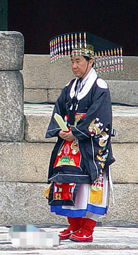 朝鲜王室后裔,被拥立成韩国第一位女皇帝,宣布复辟朝鲜王朝