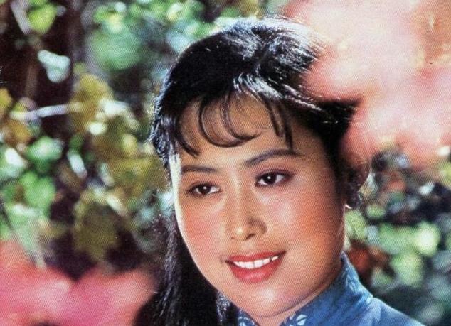 71岁黄梅莹:因《渴望》走红,与金鑫恩爱37年,儿子是知名导演