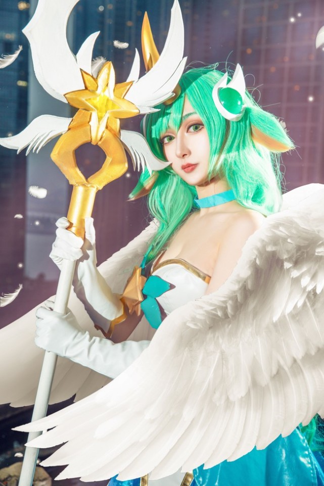 《英雄联盟—星之守护者 索拉卡cosplay