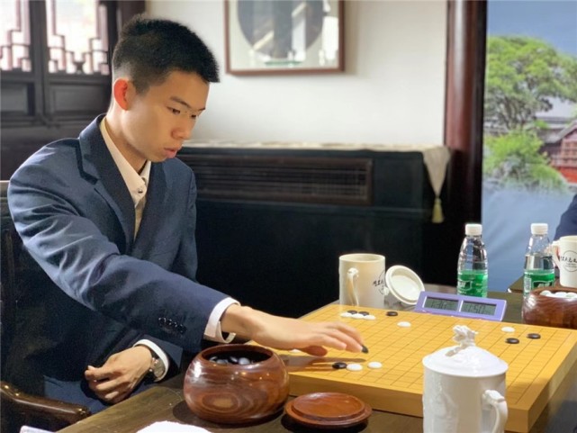 天元赛李钦诚速胜柯洁晋级决赛 连笑惜败辜梓豪
