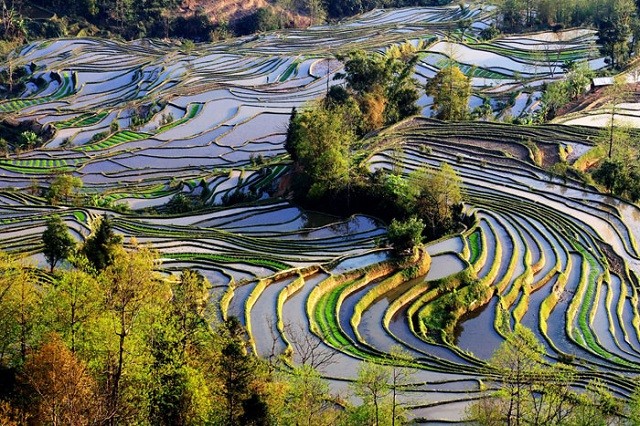 云南绿春,建立在山顶的县城,它是离天边最近的城市?