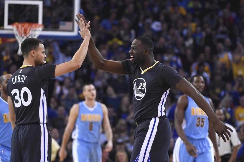 nba:勇士vs掘金,交锋战绩难分高下,勇士激战掘金绝不退步