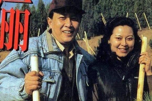 1990年除夕,唐国强前妻为何要自缢结束生命?痴女为渣男误终生