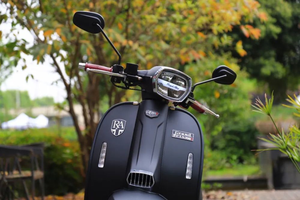 royal alloy发布gp300s,3.88万元,品味不一样的复古"铁壳羊"
