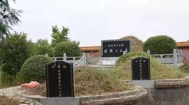 袁世凯祖母和生母葬地 袁世凯家族墓地有三处,一处在项城高寺镇