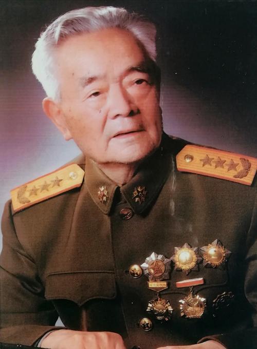 他55年只是大校,1988年授上将,如今已经百岁高龄,依然