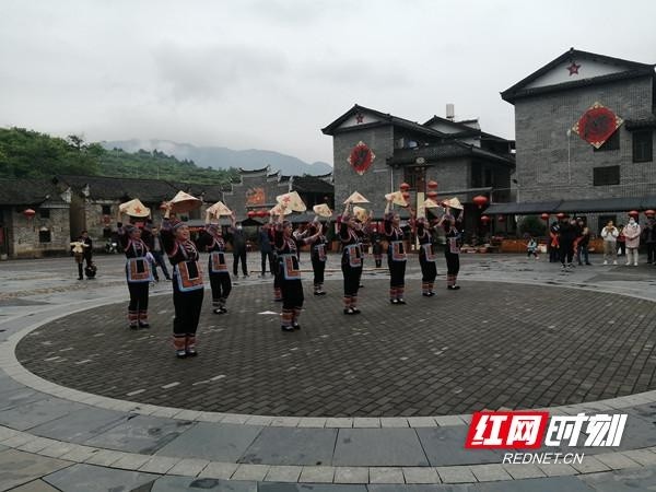 汝城沙洲:瑶族文化炫起来 旅游人气旺起来