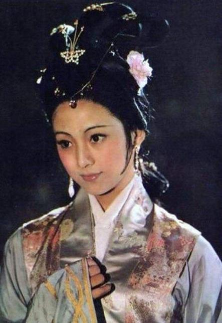 吴国,越王勾践卧薪尝胆,计划再次付过,就在国难当头之时,西施忍辱负重