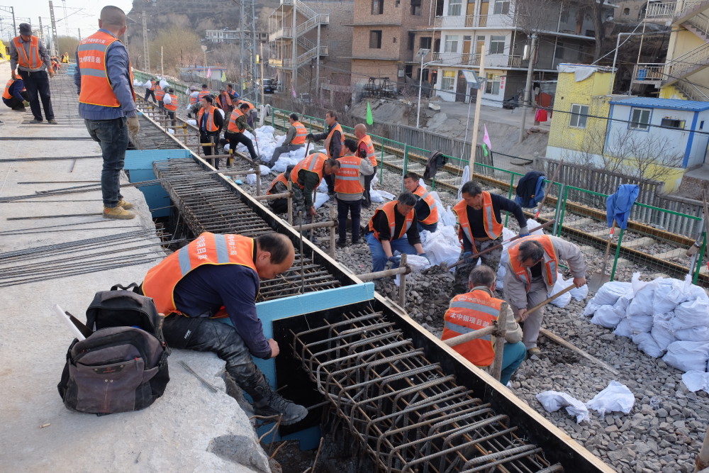 太中银铁路太原南至柳林南段动车组列车改造工程第一阶段圆满完成