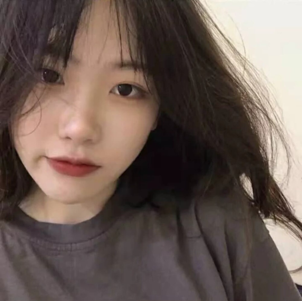 清纯系女生头像.你好像一个幼稚鬼