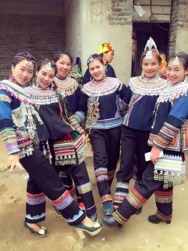 "寻根"红河县▏红河县哈尼族各支系的分布及服饰,你了解多少?_腾讯新