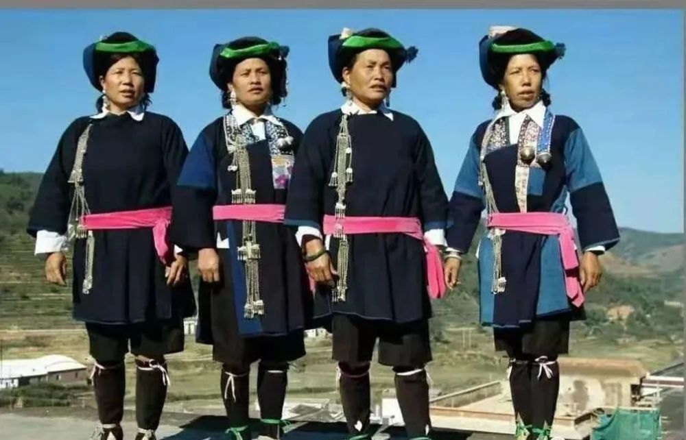 "寻根"红河县▏红河县哈尼族各支系的分布及服饰,你了解多少?