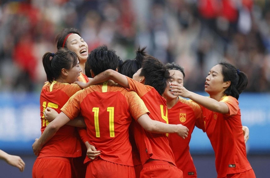 不给翻盘,落后两球的绝境下,逼出中国女足打出两大优势淘汰对手