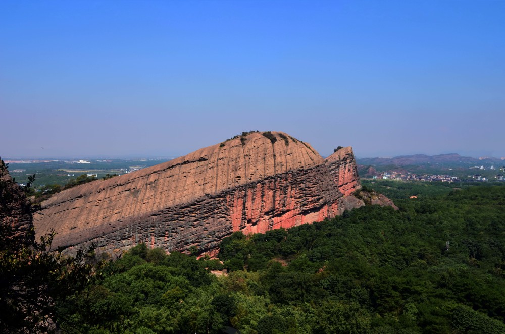 江西上饶弋阳江上龟峰天下稀江南天然盆景