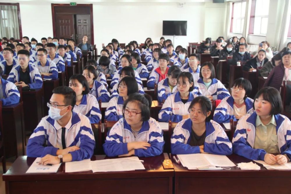 张家口市高考语文复习观摩研讨会在张北县第一中学举行