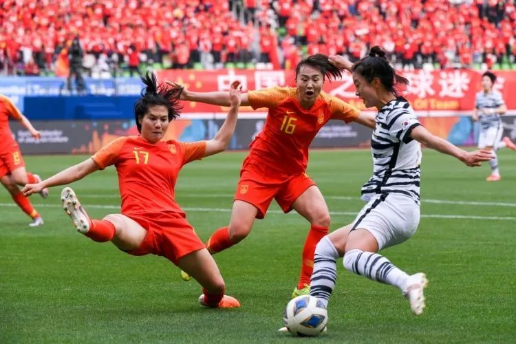 中国女足战胜韩国女足,挺进东京奥运会,最大功臣是她