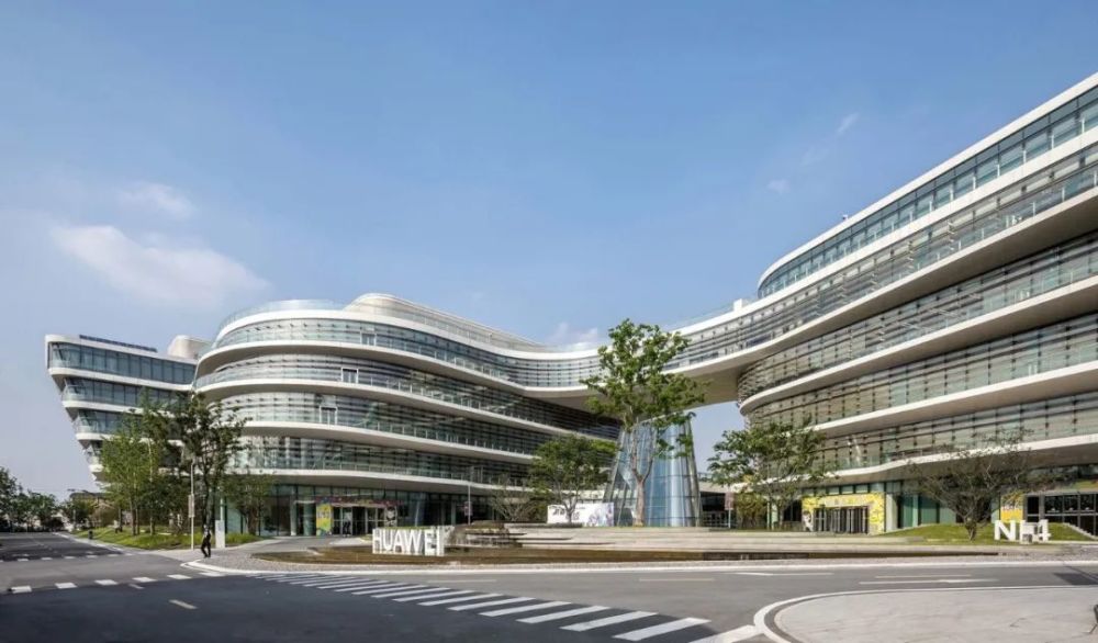 企业总部 多层办公建筑设计:华为南京研发中心/案例