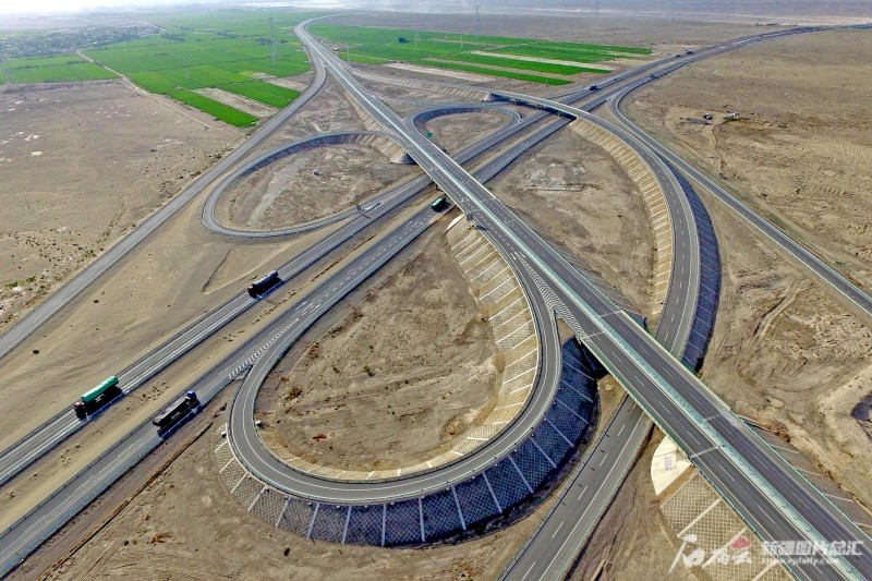 带你感受新疆高速公路